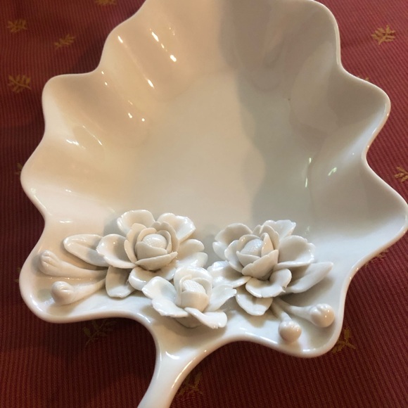 GRACE TEA-WARE Porcelain Trinket Dish. Jewelry Cache 10”. Sculpted Flowers - Picture 10 of 14